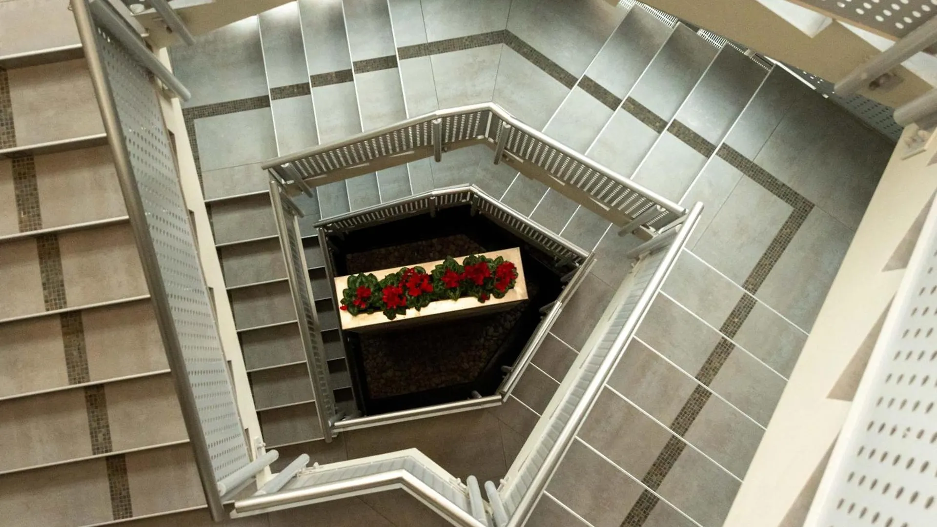 Unico Hotel Ossona 4*,
